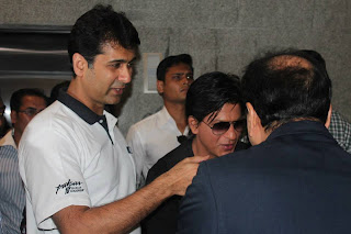 Shahrukh khan at parna yoga centre in pune