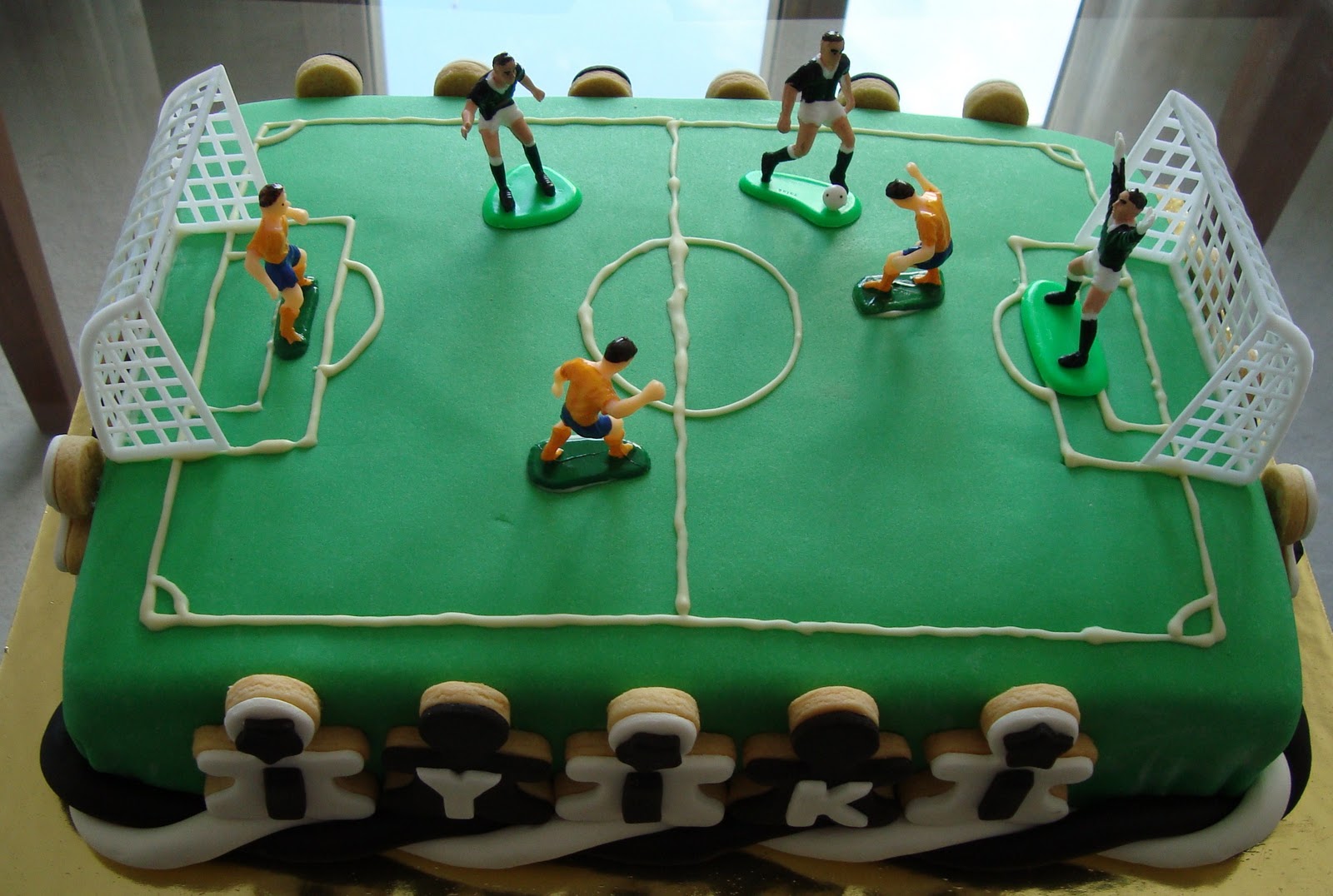 TATLI DÜNYAM Futbol Sahası Doğum Günü Pastası