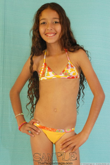 candy teen innocent spreading teen
