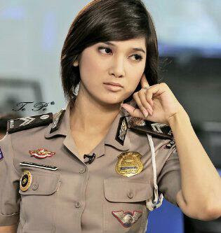 Polisi-Cantik Polisi Cantik, Polwan Presenter Berita – Briptu Eka Frestya