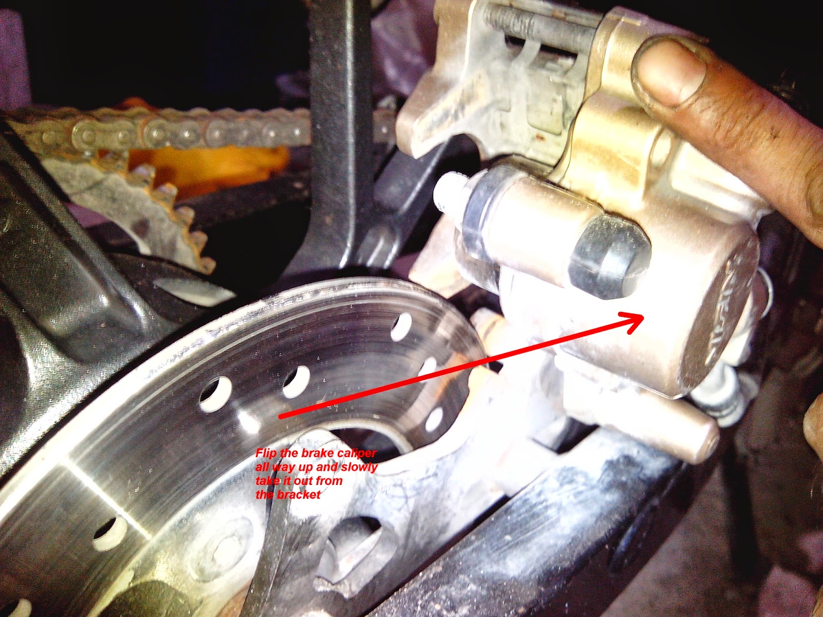 Raider rear brake sticking solution Techy at day, Blogger at noon