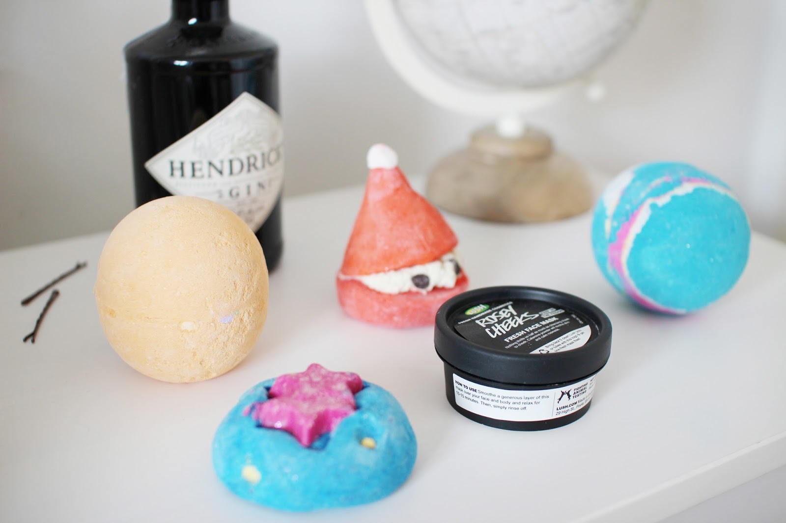 Lush Xmas Collection Rosy Cheeks & Christmas Bath Bombs Zoey Olivia