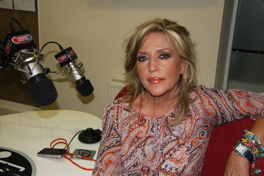 ENAMORADA DE LA RADIO