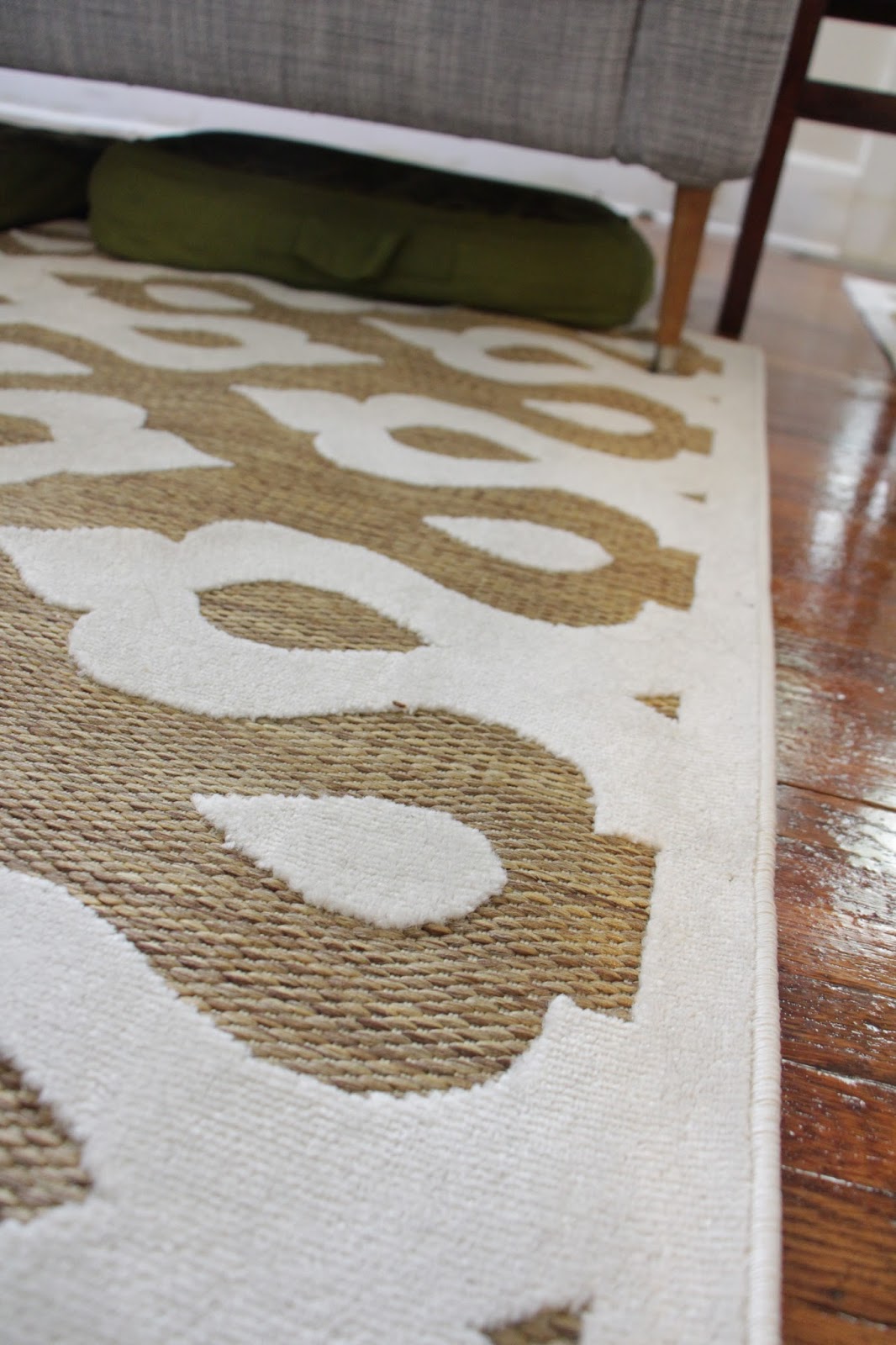 Grosgrain Floor Throws instead of Carpets