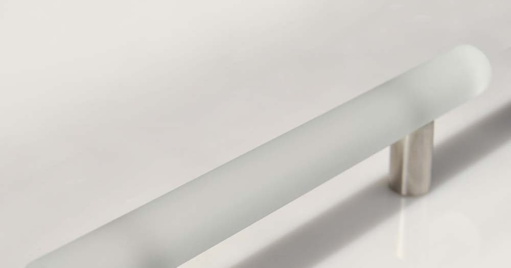 Möbelgriffe aus Glas und Kristall: Möbelgriff aus Glas und Edelstahl