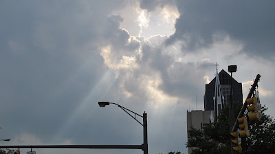 Look, it's the sky!