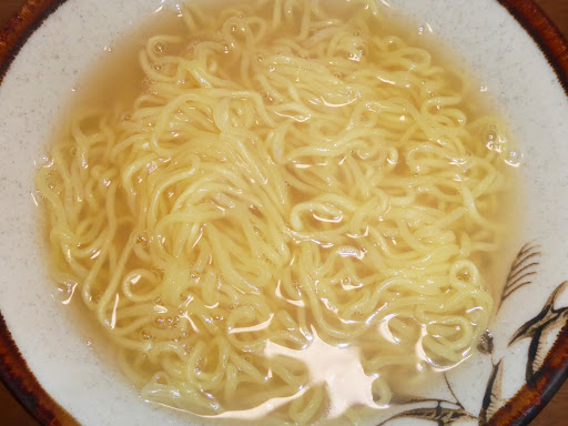 【サンヨー食品】サッポロ一番グリーンプレミアム 0（ゼロ） だしのきいた海鮮ラーメン