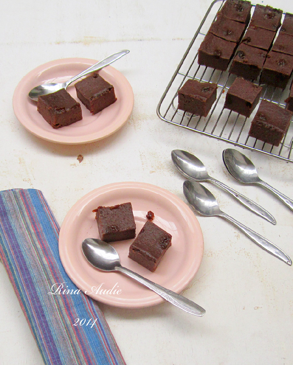 Puding Kukus Roti Pisang Dan Coklat (Tanpa Telur) - D a p u r M a n i s