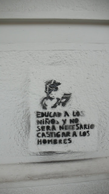 street art in santiago de chile stencil educación arte callejero