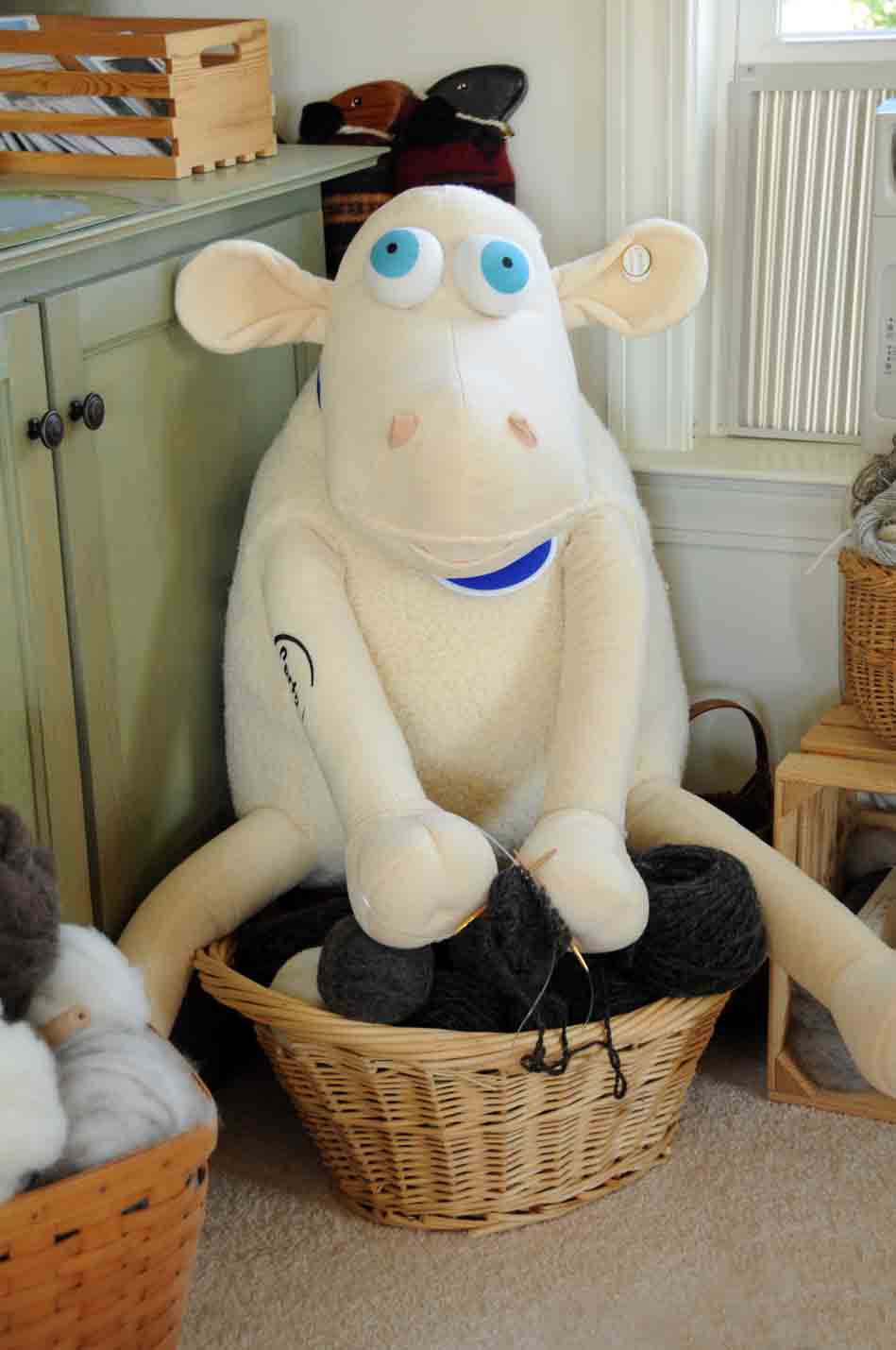 serta lamb stuffed animal