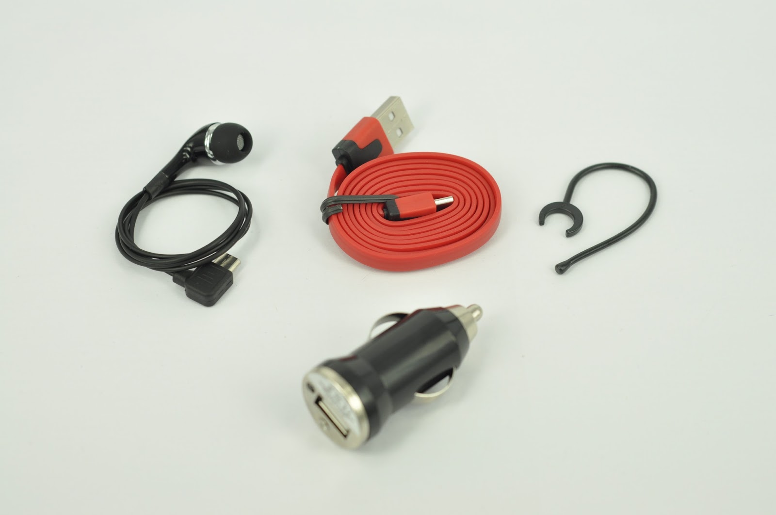 Syllable Headphones/ Earphones: 六月 2013