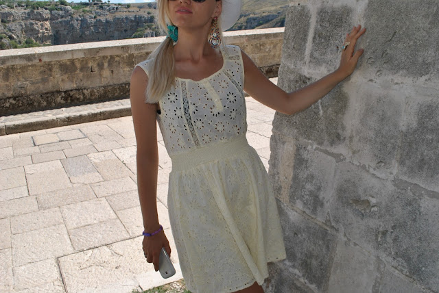 abito in pizzo sangallo outfit abito in pizzo sangallo abito in sangallo pizzo sangallo outfit agosto 2015 outfit estivi outfit estivi casual come vestirsi in vacanza outfit vacanza lace dress how to wear lace dress summer lace dress come abbinare un abito in pizzo outfit abito in pizzo abiti in pizzo estivi abiti estivi in pizzo mariafelicia magno fashion blogger fashion blog italiani ragazze bionde blonde hair blonde girls summer outfit summer casual outfit 