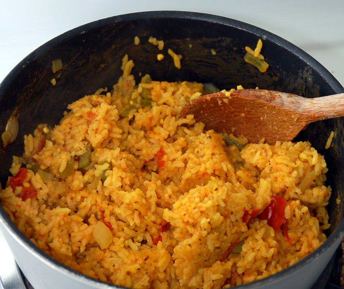 KAUKAU TIME!"Kaukau" is a Hawaiian pidgin slang word meaning "food