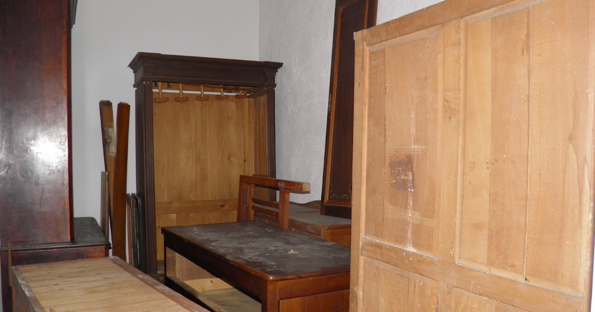 El Peku: LA PUERTA DE UN ARMARIO