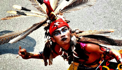 http://2.bp.blogspot.com/-iIC1W8MHADk/UlyulmHSYSI/AAAAAAAABpg/Czo77G7qN7c/s1600/130428220235-indonesia-dayak-festival-horizontal-gallery.jpg