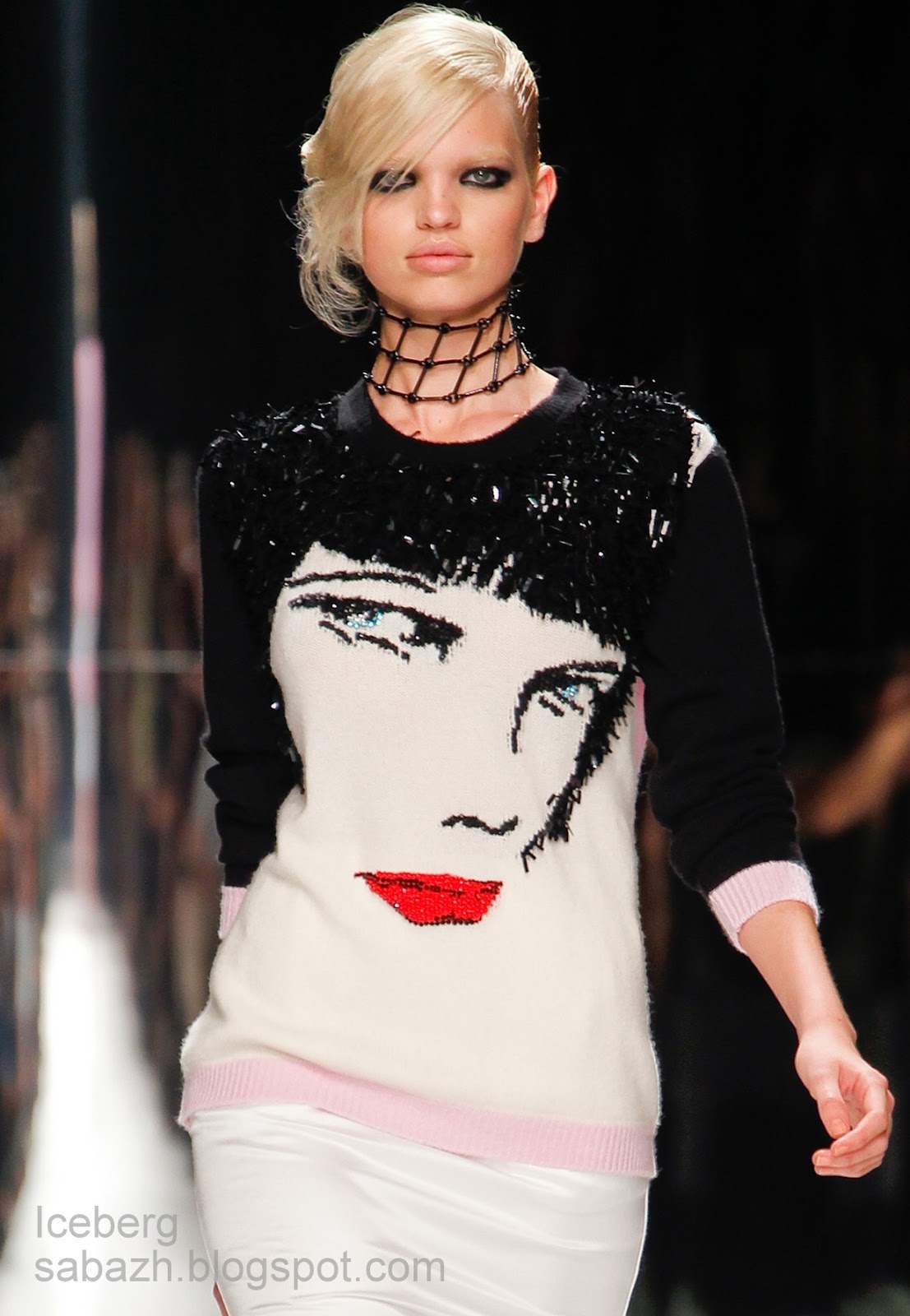 Стильний в’язаний светр 2012
