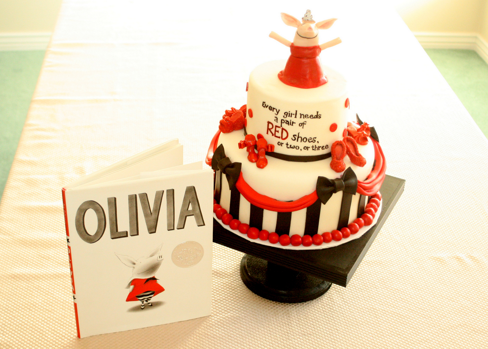 Genevre's Bakery Olivia Birthday Cake
