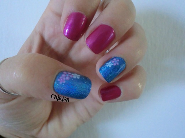 Nail art - Blu e fucsia - foto senza flash