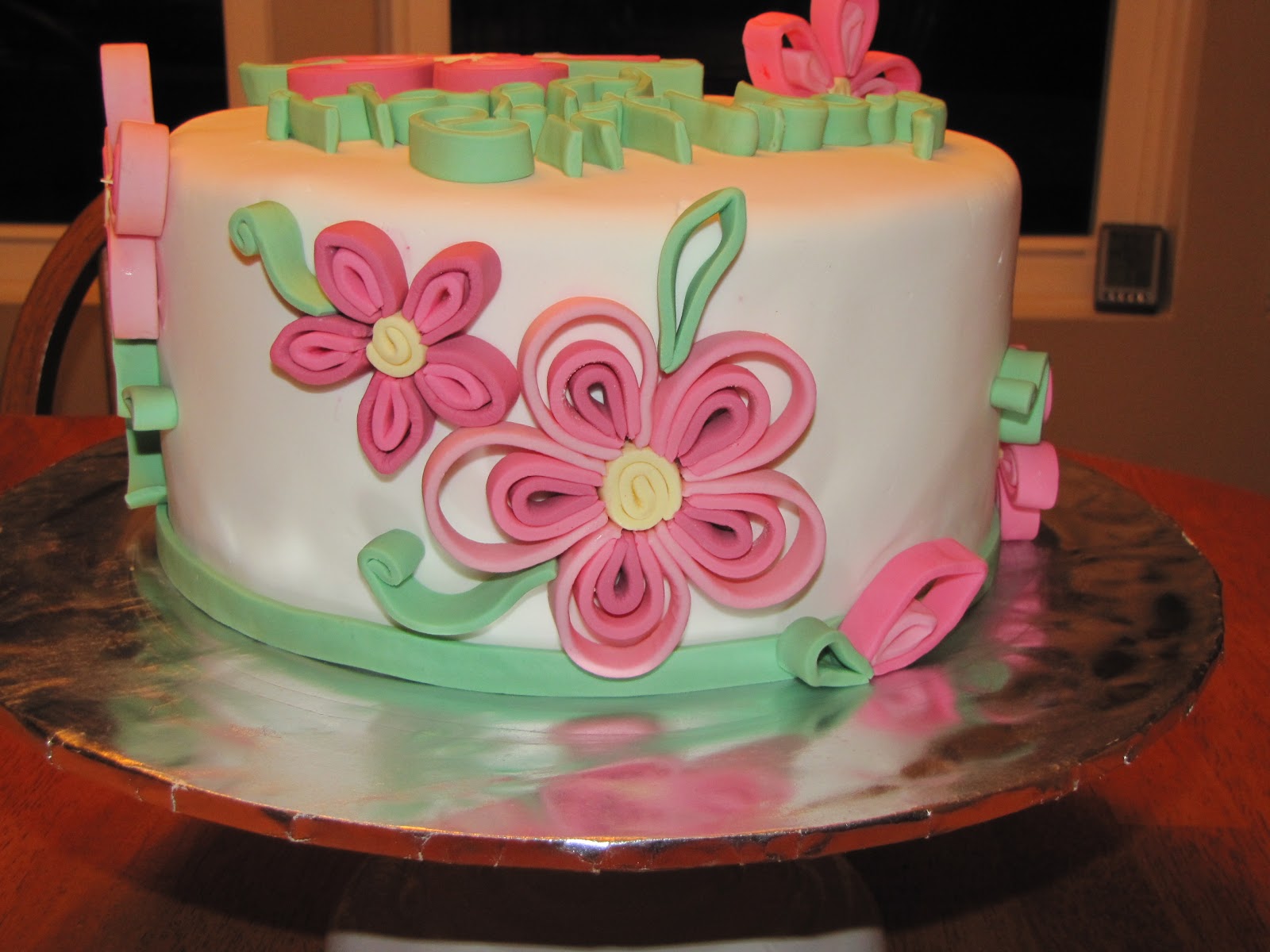 TJ Happy Cakes Quilling cake
