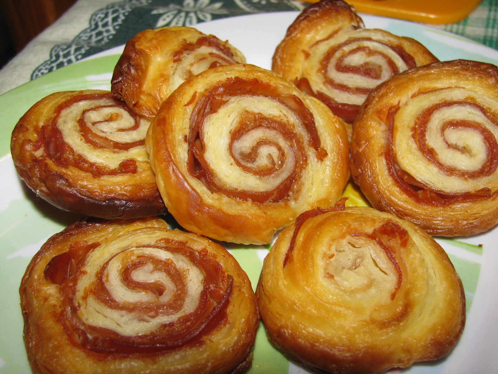 Cucina che passione! Rustici pasta sfoglia e prosciutto crudo