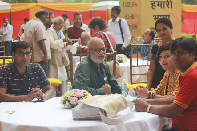 भारतीय भाषा महोत्सव: समन्वय 2013 दिल्ली में मनोज भावुक   Manoj Bhawuk  in SamanvaY: IHC Indian Languages' Festival 