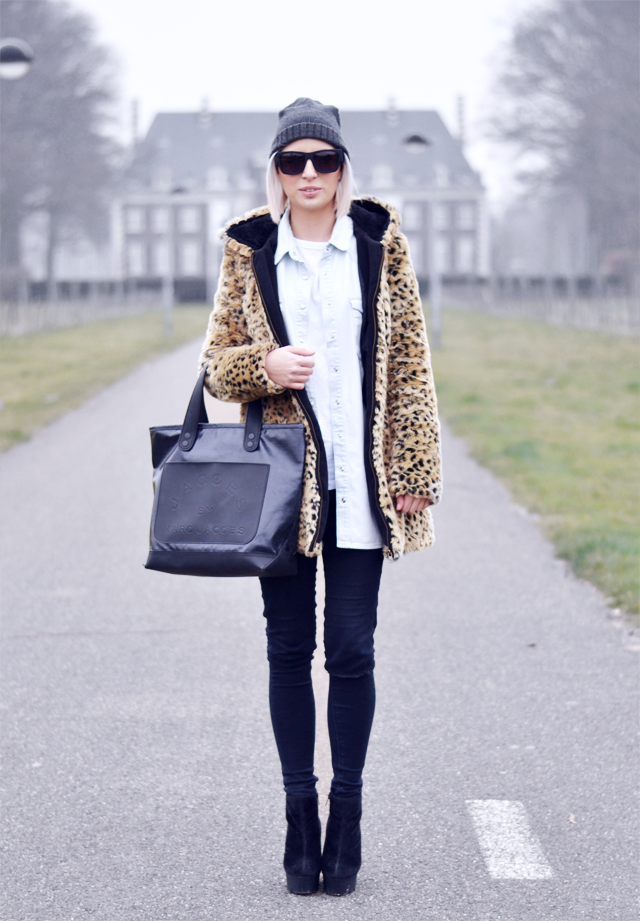 Outfit, streetstyle, trends 2015, fall winter, leopard coat, how to wear, pony hair boots, 