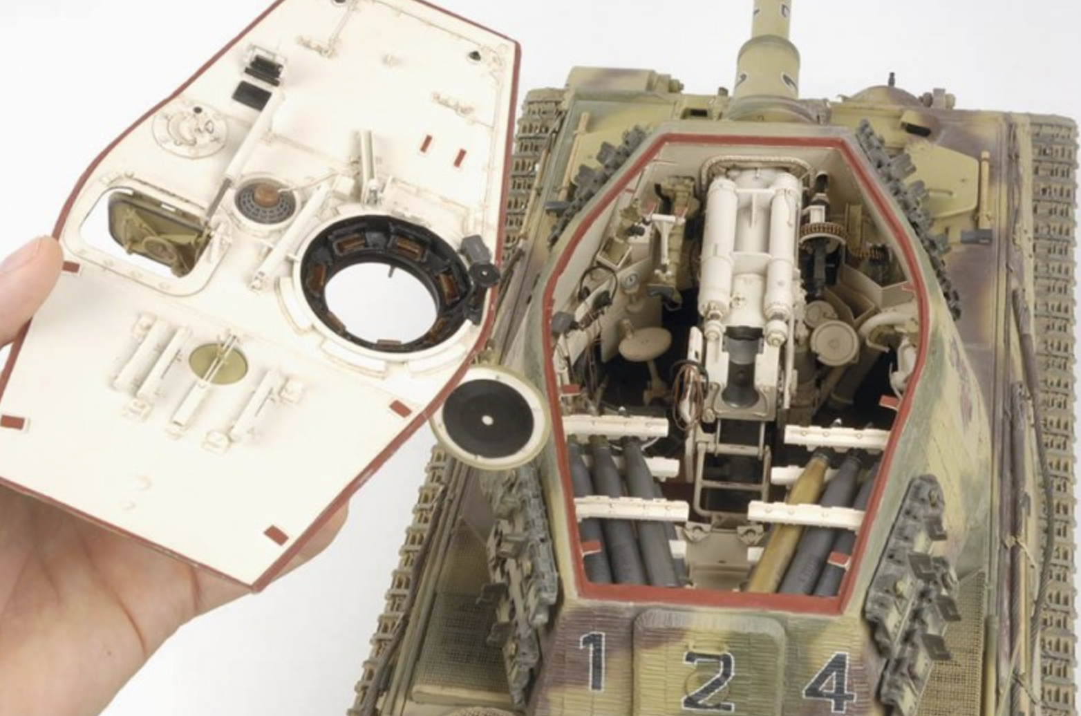 News From The Front AFV's SUPERKING Returns Building Trumpeter's 1