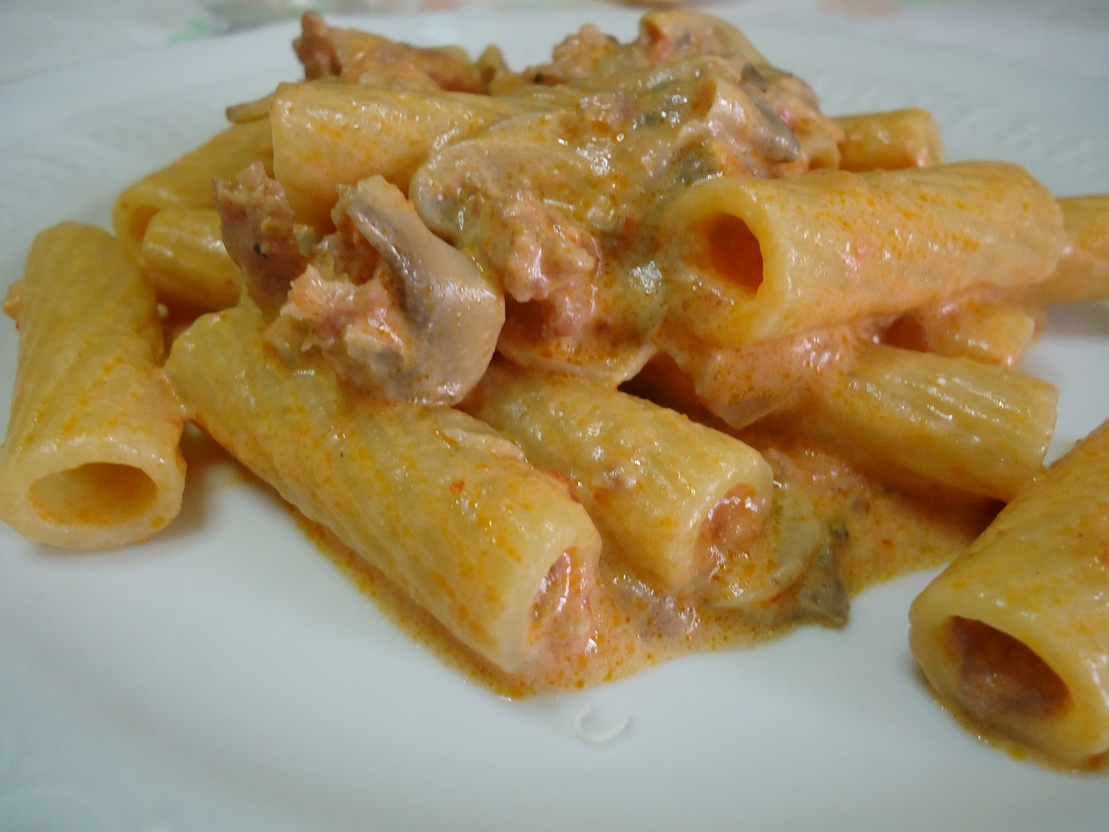 Cucinanostress RIGATONI PANNA SALSICCIA E FUNGHI