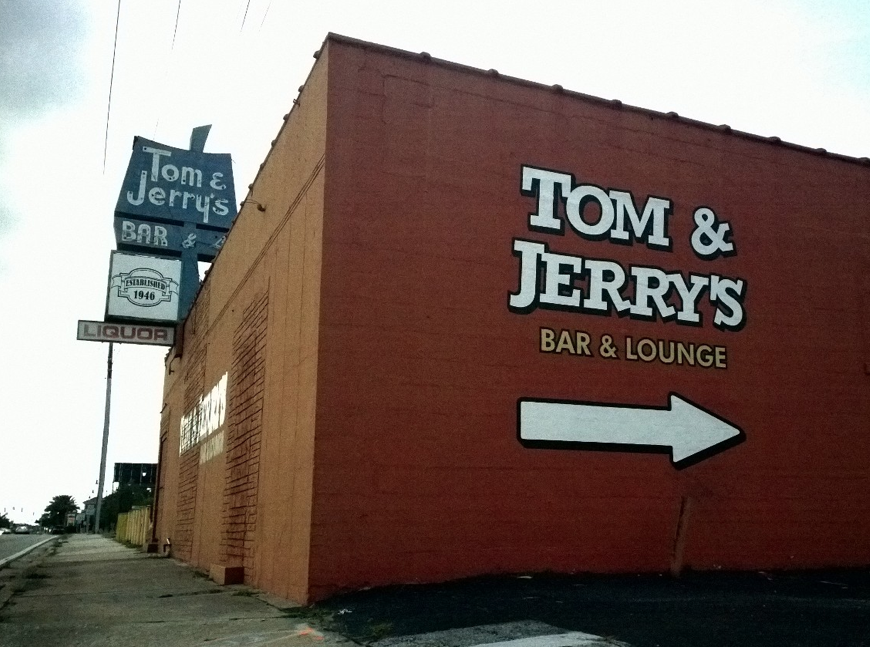 Tom & Jerrys Winter Park Bar Exterior Photos