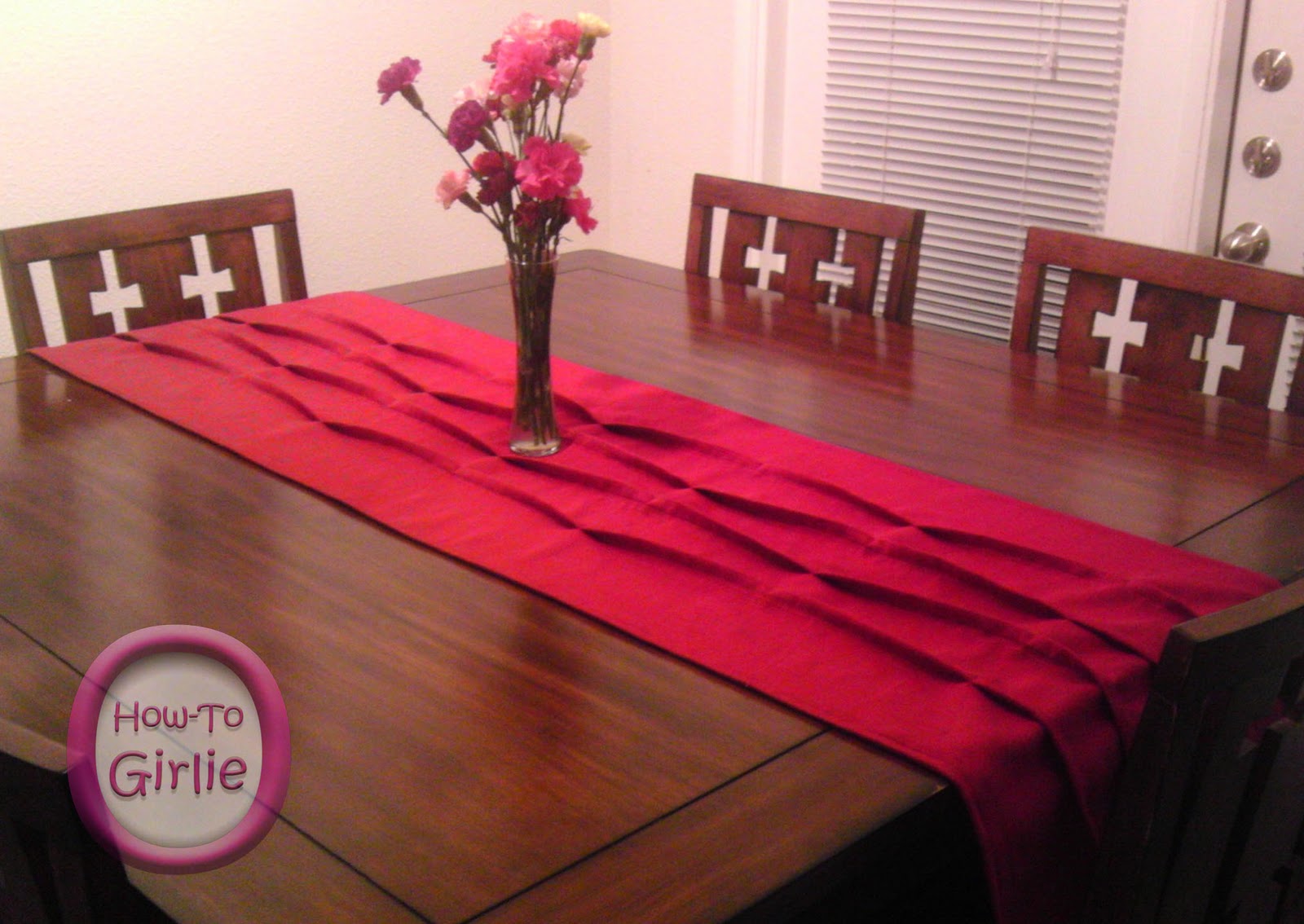 How do you make a table runner?