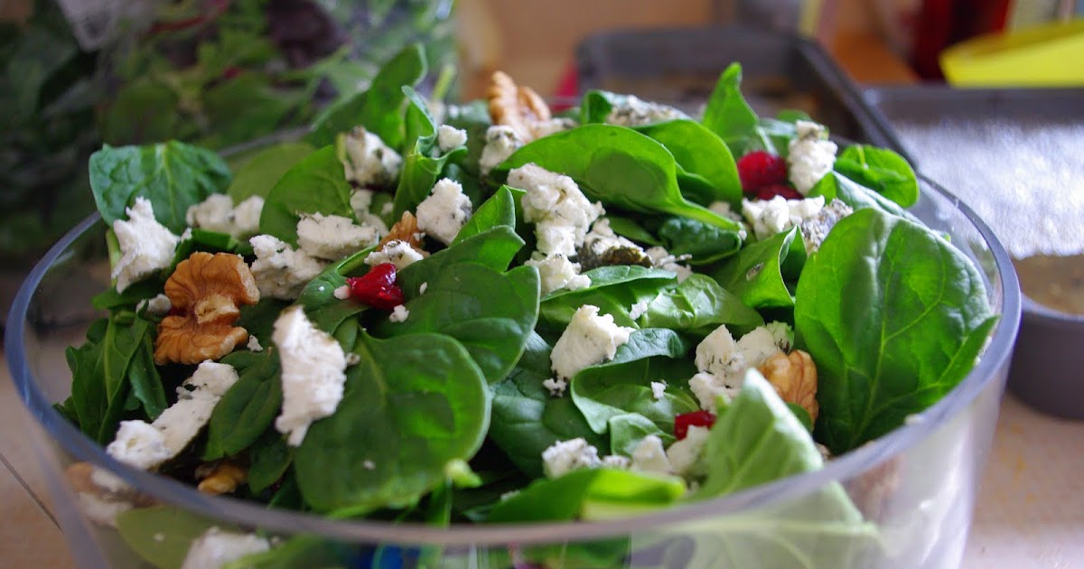 That Time I Cooked a Vegetable Spinach salad with cranberry's walnuts