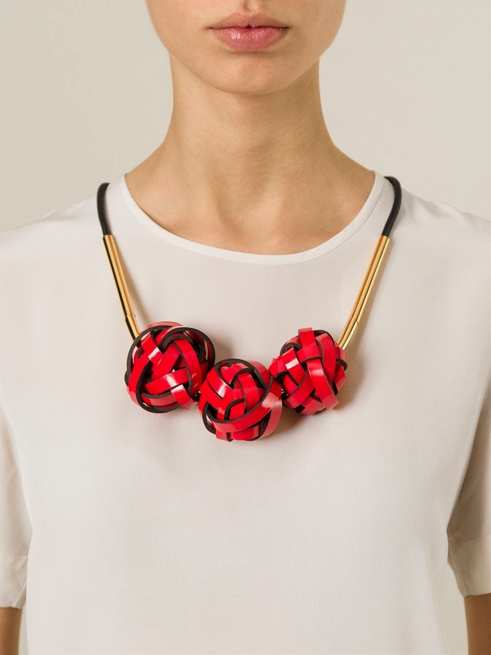 http://www.farfetch.com/tw/shopping/women/marni-woven-necklace-item-10932873.aspx?storeid=9462&ffref=lp_54_