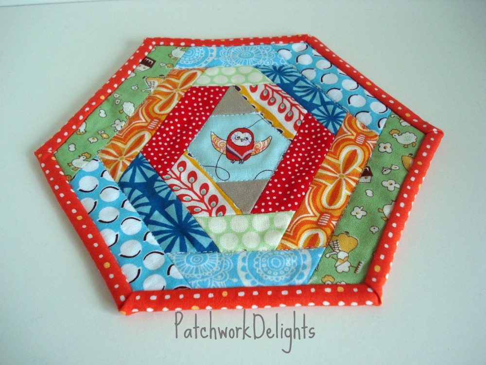 Patchworkdelights  a hexie mug rug Patchworkdelights  a hexie mug rug