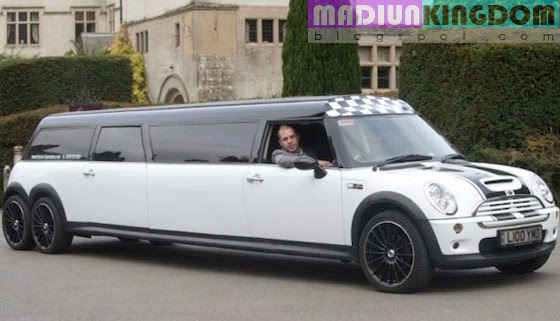 Foto: Mobil Mini Cooper Limousine Terpanjang di Dunia Foto: Mobil Mini Cooper Limousine Terpanjang di Dunia