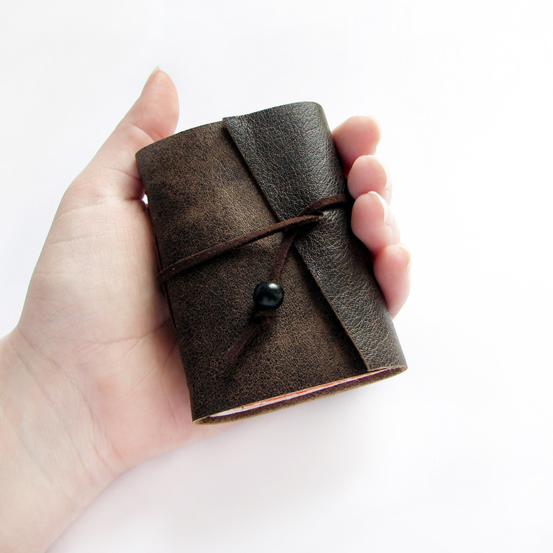 Lariata blog about handmade crafts and beading pocket size leather journal
