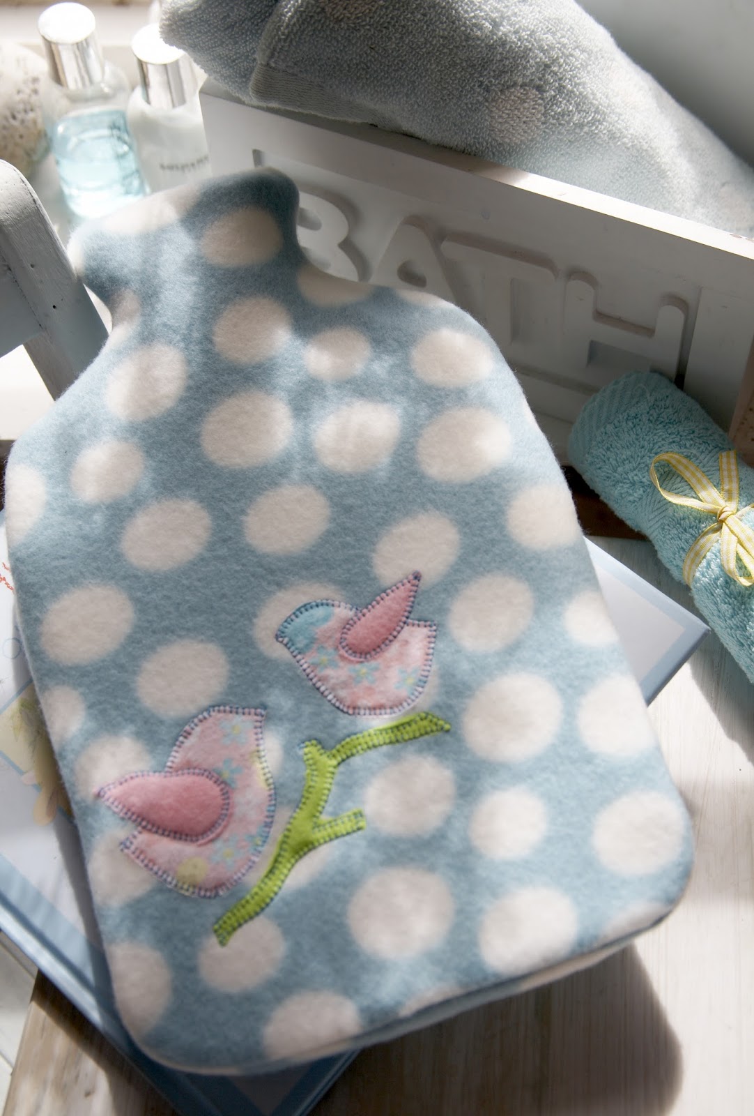 Make a sewing machine dust cover! by Debbie Shore 