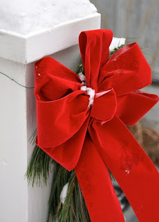 3 Exterior Holiday Decorating Ideas 15 christmasbow | 3 Exterior Holiday Decorating Ideas | 15 |