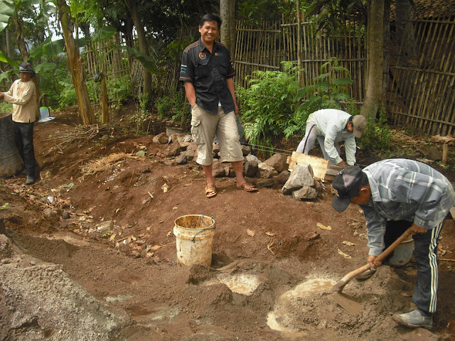 Pembangunan Sarana Benteng Pembatas