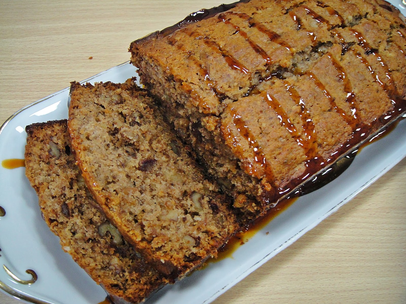 date nut bread with molasses