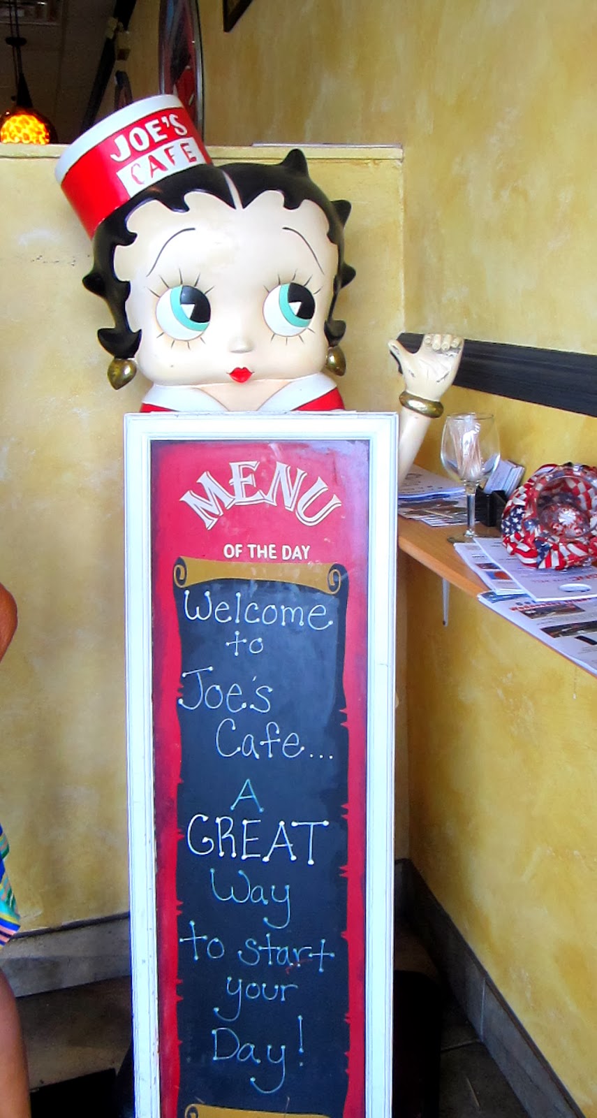 USA / Washington DC / Joe’s Cafe / 4th of July Happy birthday toooo