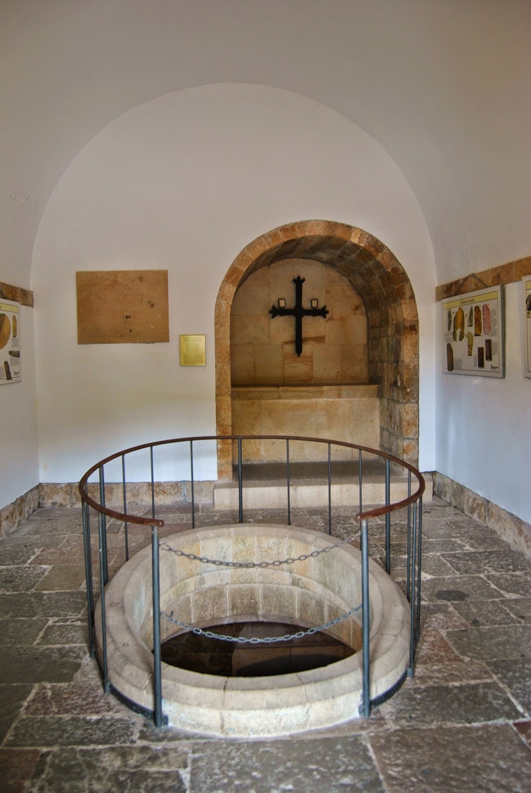 El Madreñazo Dolmen de Santa Cruz. Cangas de Onís.