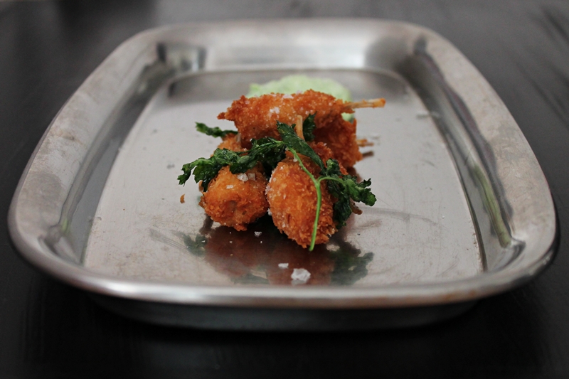 Delicious Tapas Deep fried frog legs with herb cream 91