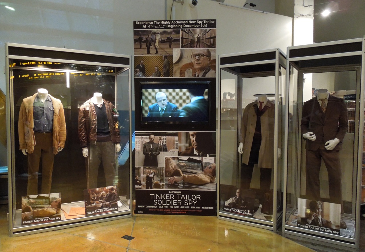 http://2.bp.blogspot.com/-ict2BE_xP1o/TuocqQbMRwI/AAAAAAAAk9E/VE3GaAKZqFE/s1600/TinkerTailorSoldierSpy%2Bcostumes.jpg