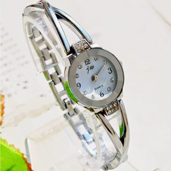 Chuyên bán sỉ đồng hồ thời trang nam nữ giá rẻ nhất HCM - 1