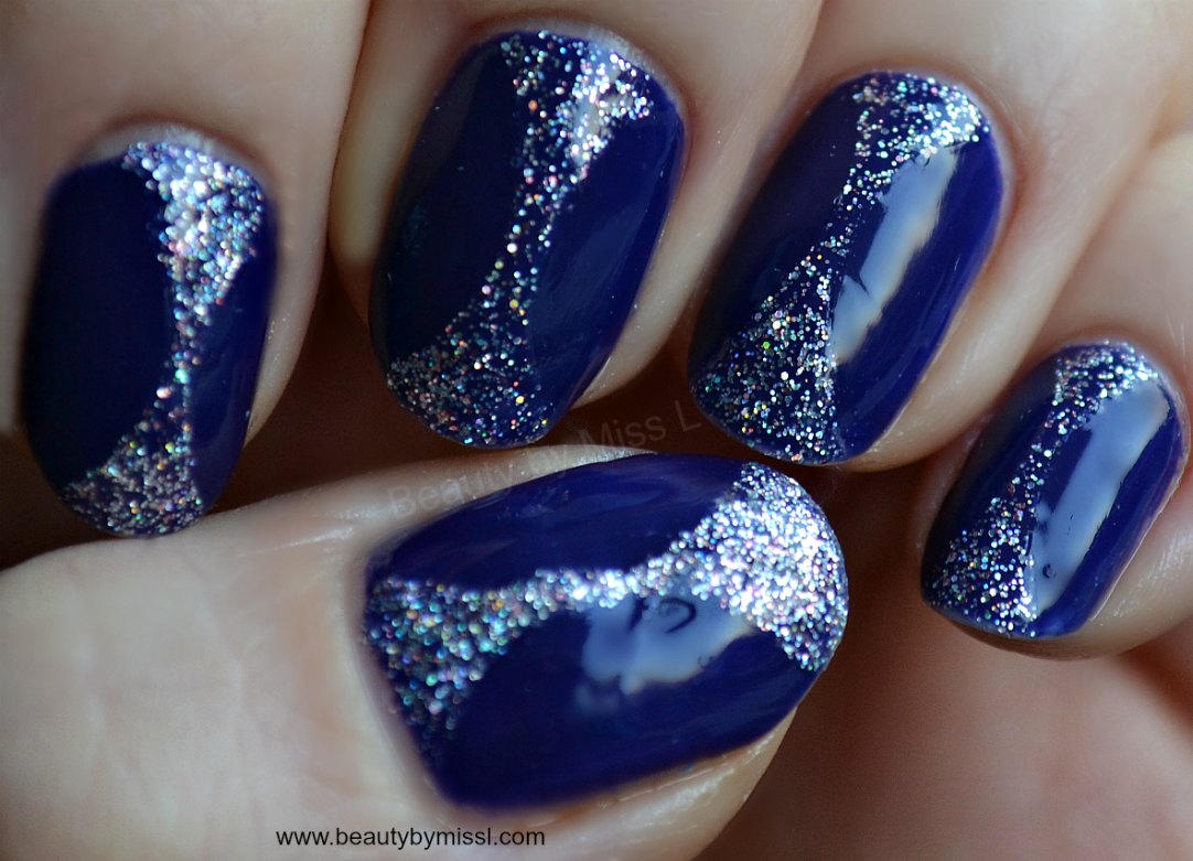 glitter manicure via @beautybymissl