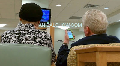 One of the many retirees couple being treated at GRU's hospital. Photo: Anibal Ibarra www.anibalshow.com
