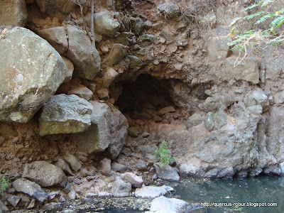 Muchas cuevas de poca profundidad en el cañón de Matatlán