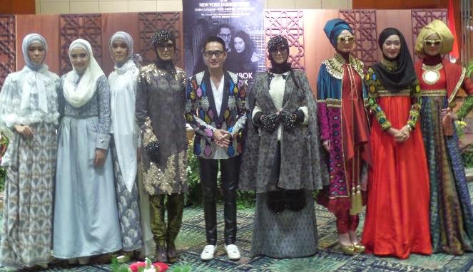 ZBD DESAINER RI UNJUK KEBOLEHAN DI NEW YORK FASHION WEEK 2015 Dian Pelangi, Zaskia Sungkar dan Barli Asmara Ikut New York Fashion Week