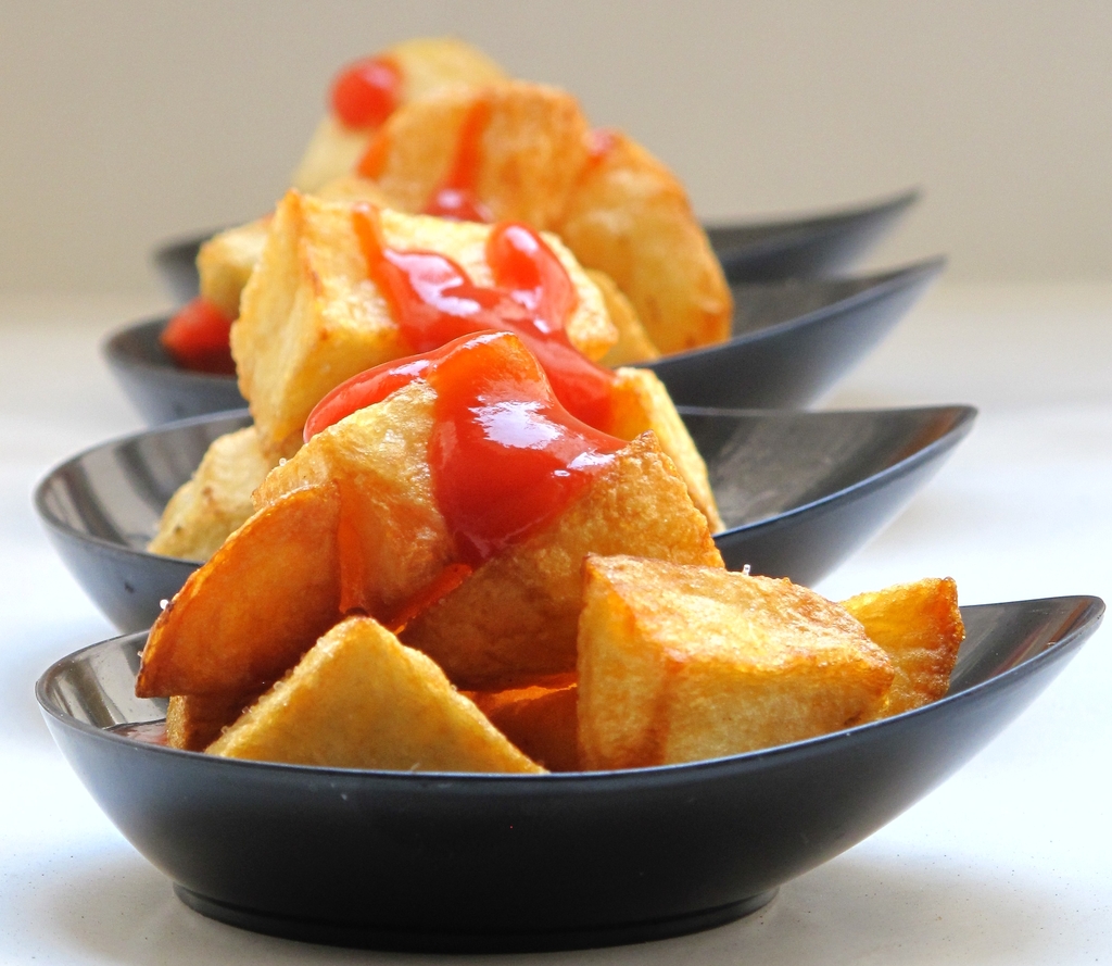Your Spanish Recipes Patatas con salsa brava (Potatoes with wild sauce)