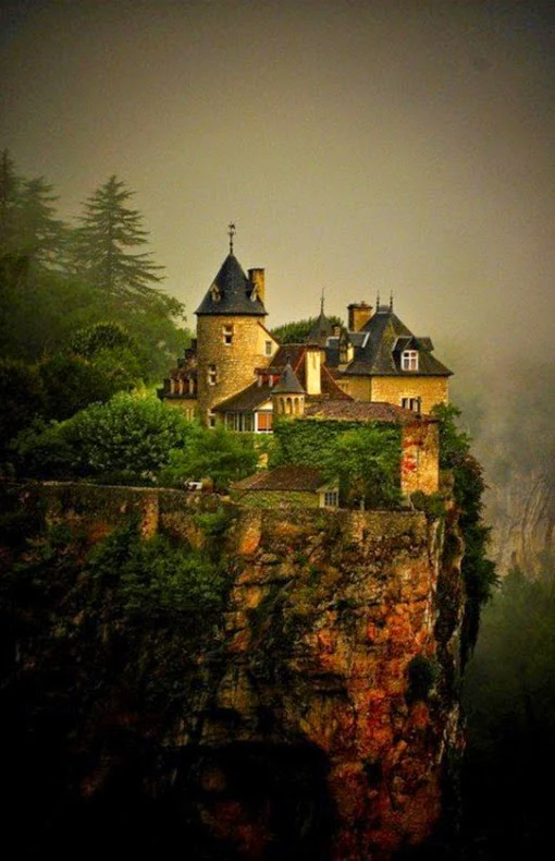 Clifftop Castle, Treyne, France